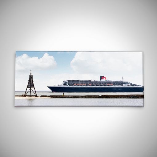 CuxPrint - Motiv: Kugelbake mit Queen Mary 2 Panorama | Leinwand Galerie Print