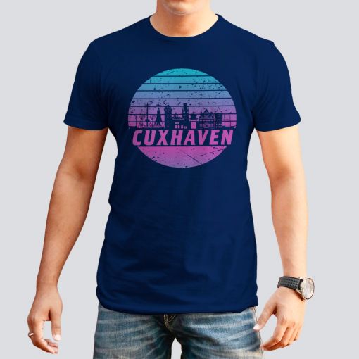 CuxShirt - Motiv: Cuxhaven Skyline violett | Herren T-Shirt