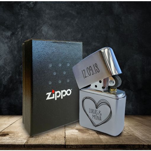Zippo - Motiv: Herz und Datum mit Wunschnamen | Zippo
